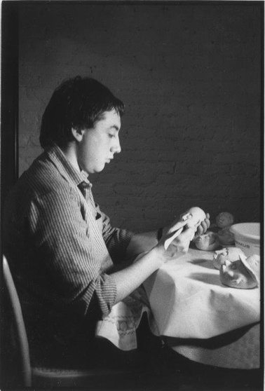 Een-jonge-Luk-De-Bruyker-maakt-een-figuur