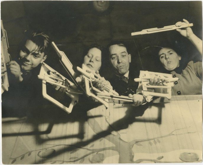 De-marionettenspelers-van-het-Spelleke-van-Ulenspiegel-Mechelen-1943