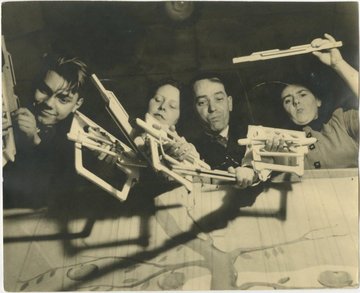 De-marionettenspelers-van-het-Spelleke-van-Ulenspiegel-Mechelen-1943