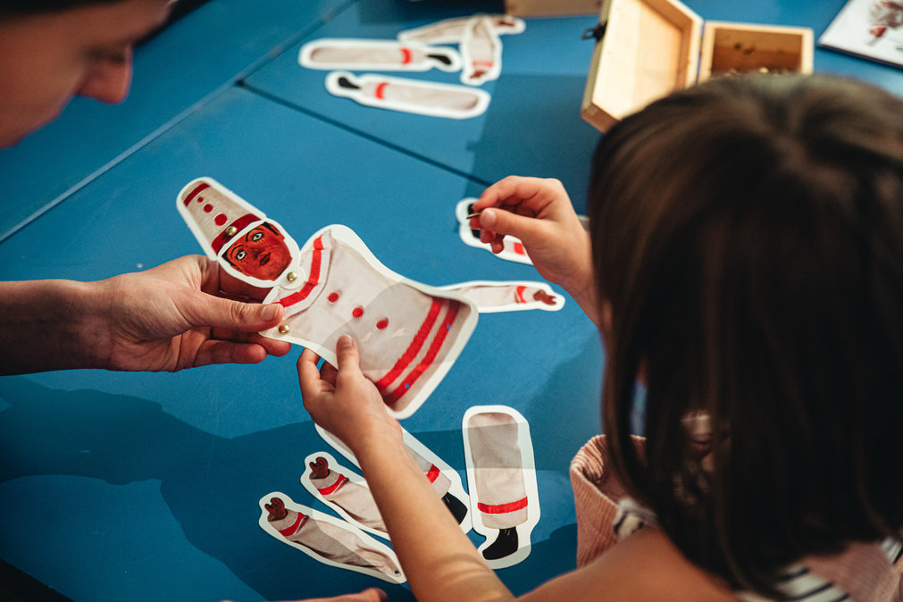 familie-in-expo-Licht-uit-Pop-op-Michiel-Devijver