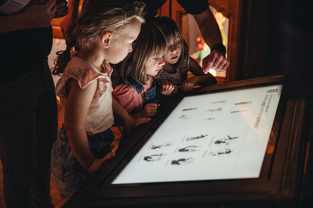 familie-in-expo-Licht-uit-Pop-op-Michiel-Devijver