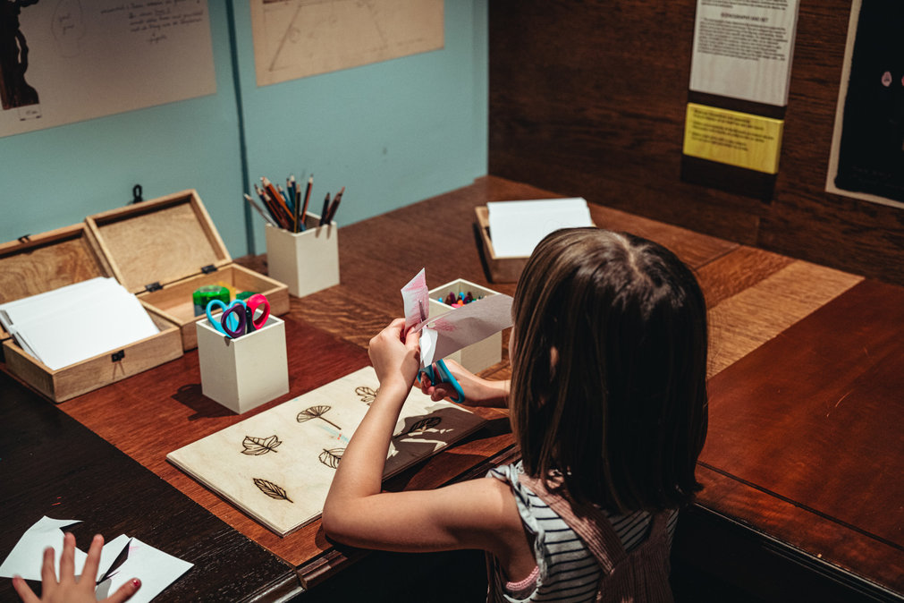 familie-in-expo-Licht-uit-Pop-op-Michiel-Devijver
