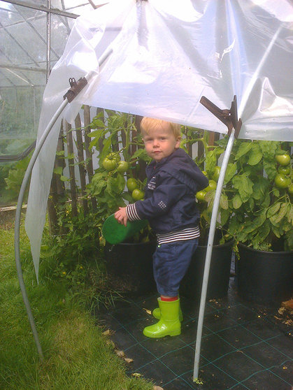 Kind-in-moestuin-2016