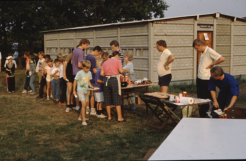 Barbecue-op-kamp-1986