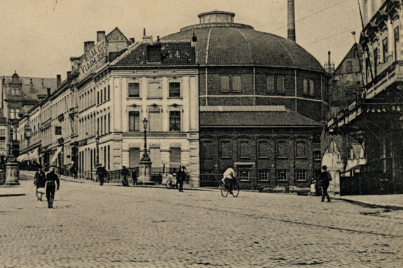 wandeling_circus_in_de_stad